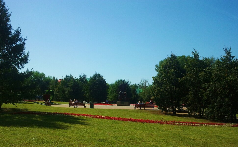 В городе на полянке