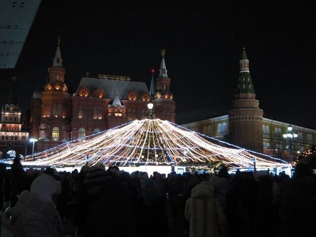 В цетре Москвы новогодняя ёлка