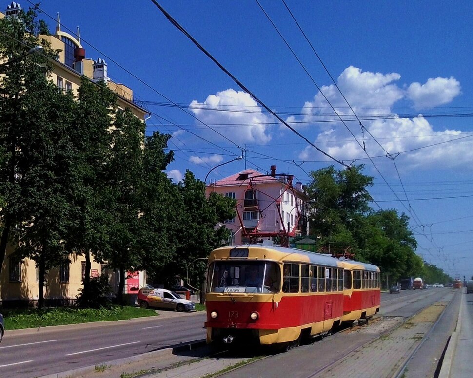 На трамвайчике по городу