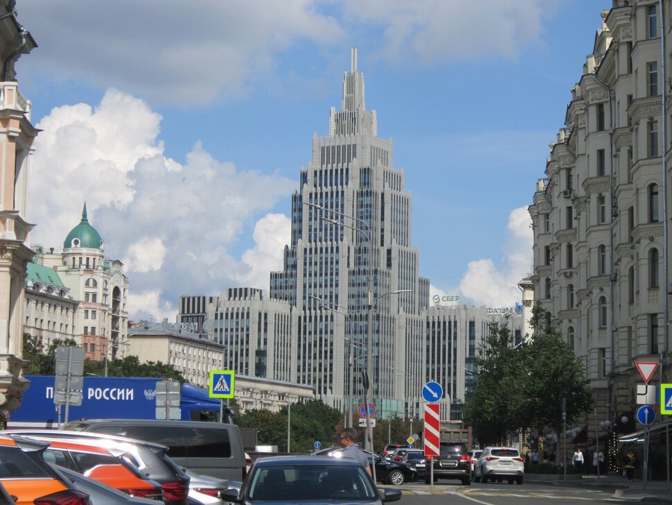 Высотка в центре Москвы