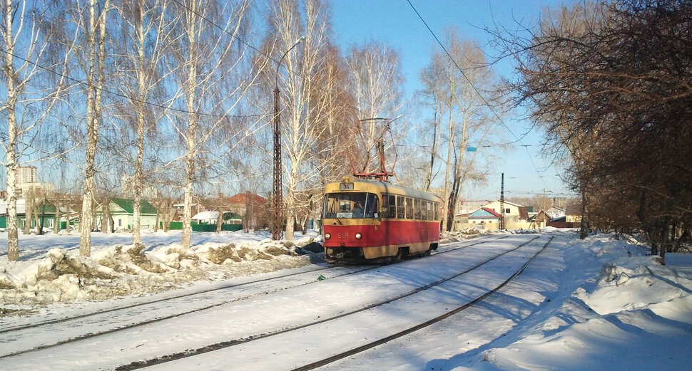 По снегам на трамвайчике