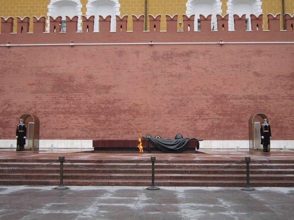 Фото могилы неизвестного солдата у кремлевской стены в москве фото
