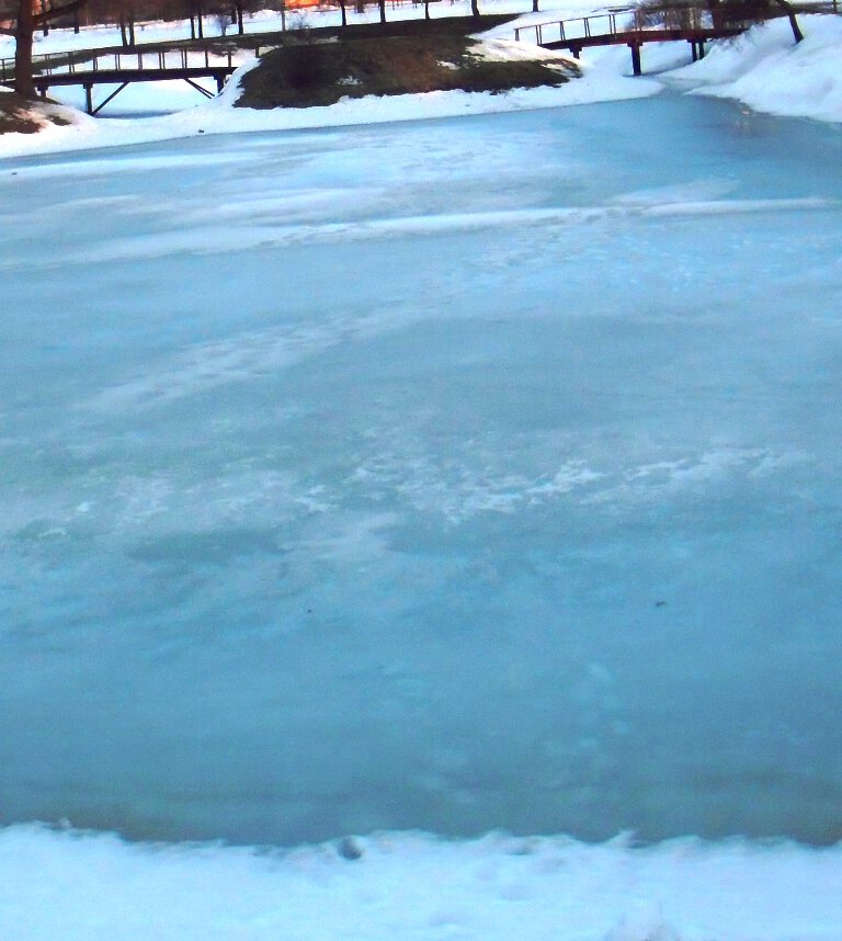 Апрельский лёд